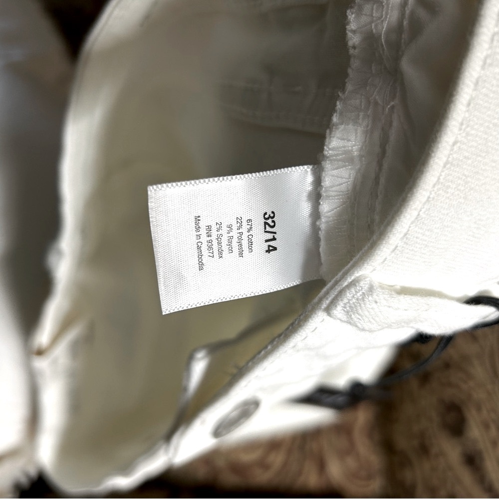NWT - a.n.a.(a new approach) Super Soft White Lightweight Denim Skinny Ankle. - Picture 6 of 6